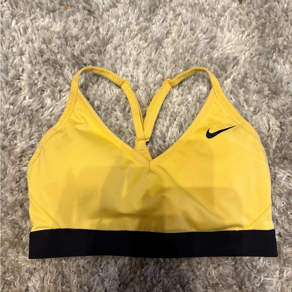 Nike sports bra Size Small